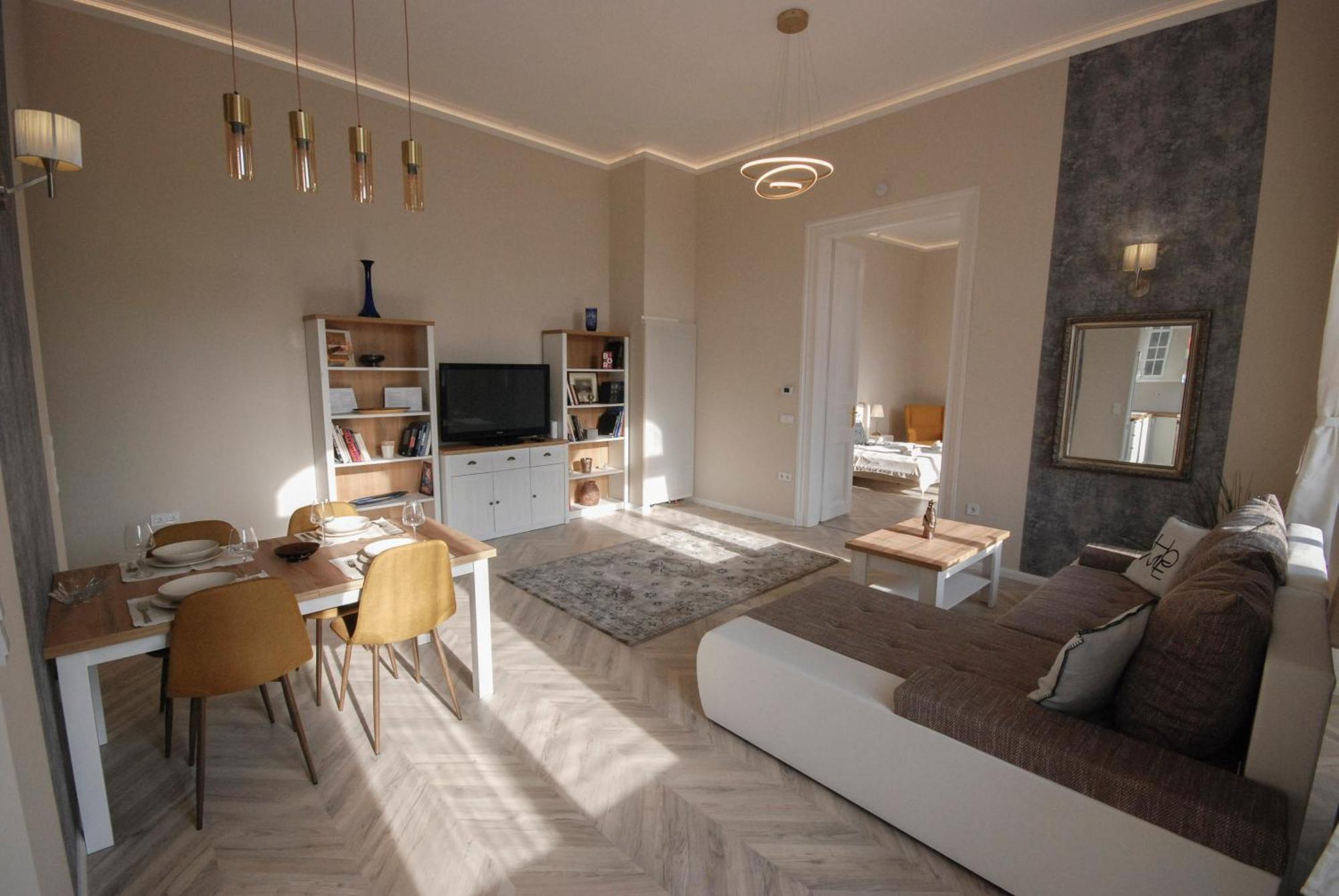 Opera Luxury Resident Apartment *